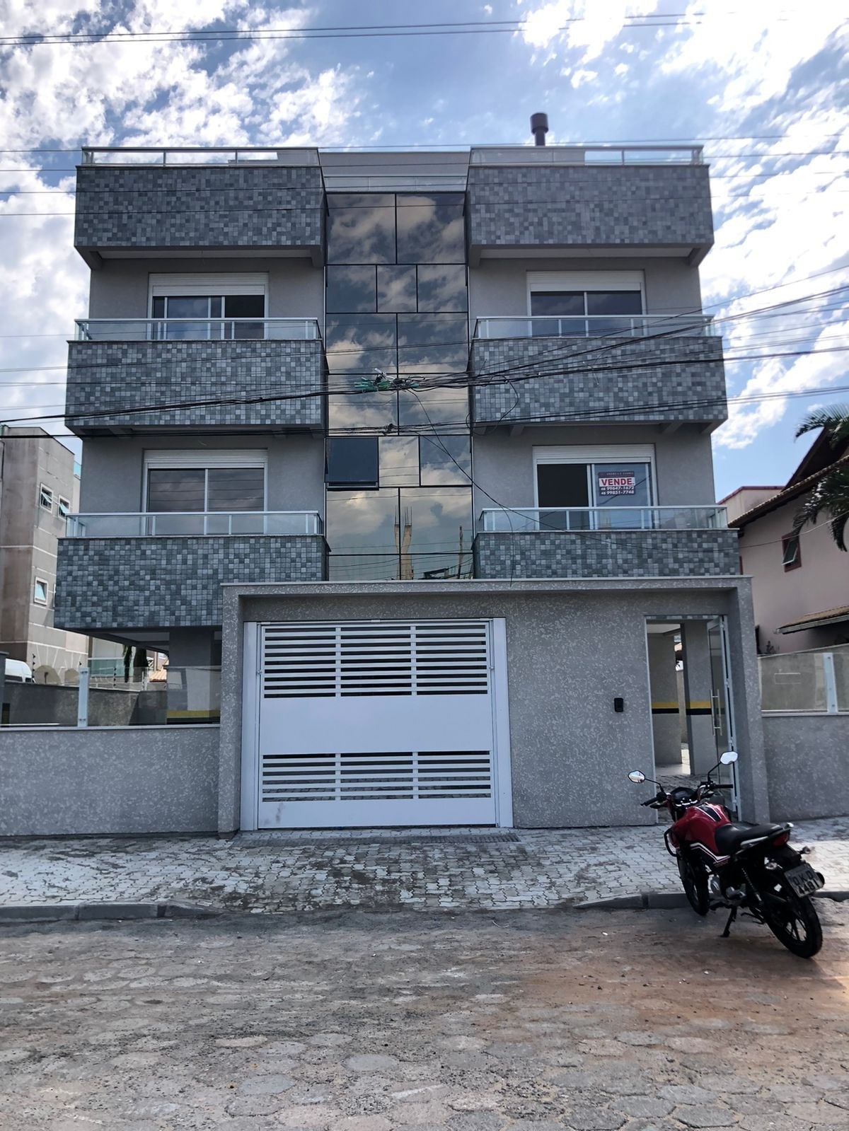 Nobille Imóveis vende apartamento de 02 dormitórios com 01 suíte e churrasqueira próximo à praia na região das Gaivotas - Praia dos Ingleses