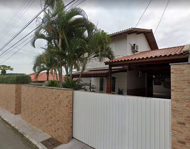 NOBILLE IMÓVEIS VENDE - Casa com edícula no bairro Ingleses em Florianópolis/SC.