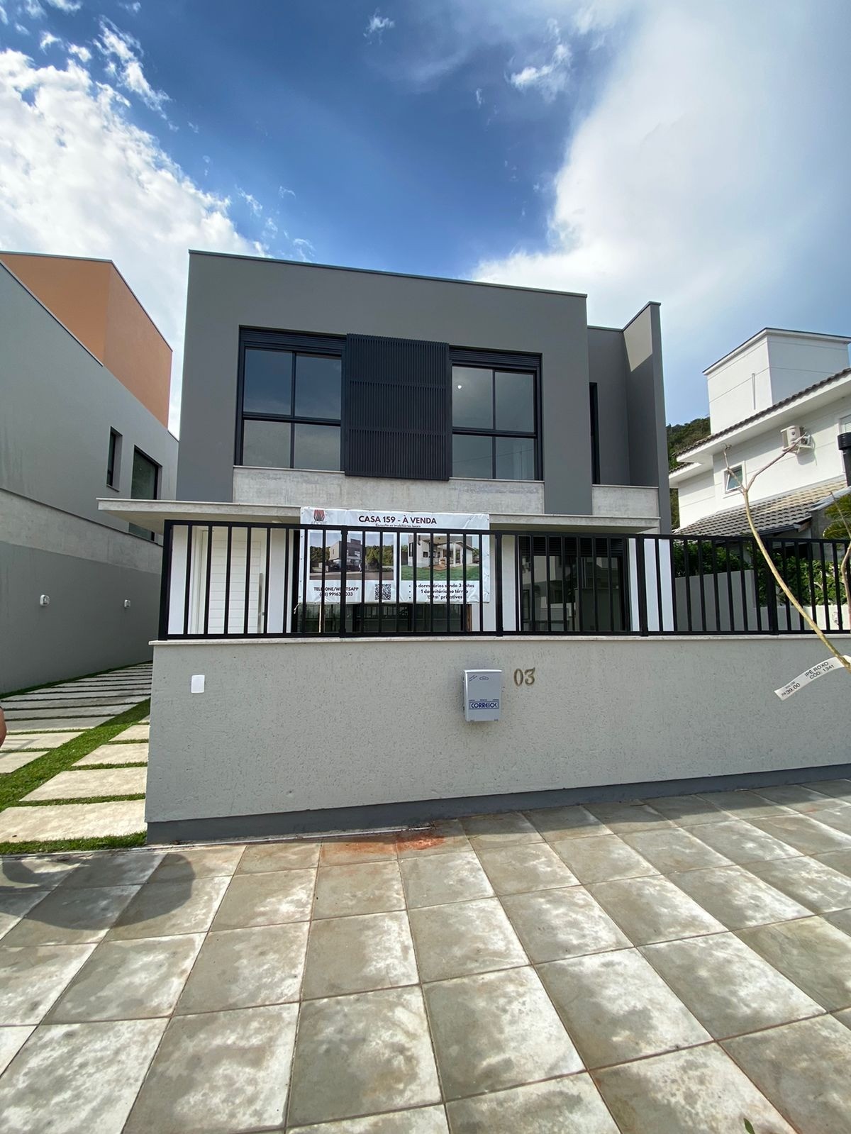 CASA DE ALTO PADRÃO COM 4 DORMITÓRIOS, 3 SUÍTES, À VENDA CACHOEIRA DO BOM JESUS - FLORIANÓPOLIS/SC