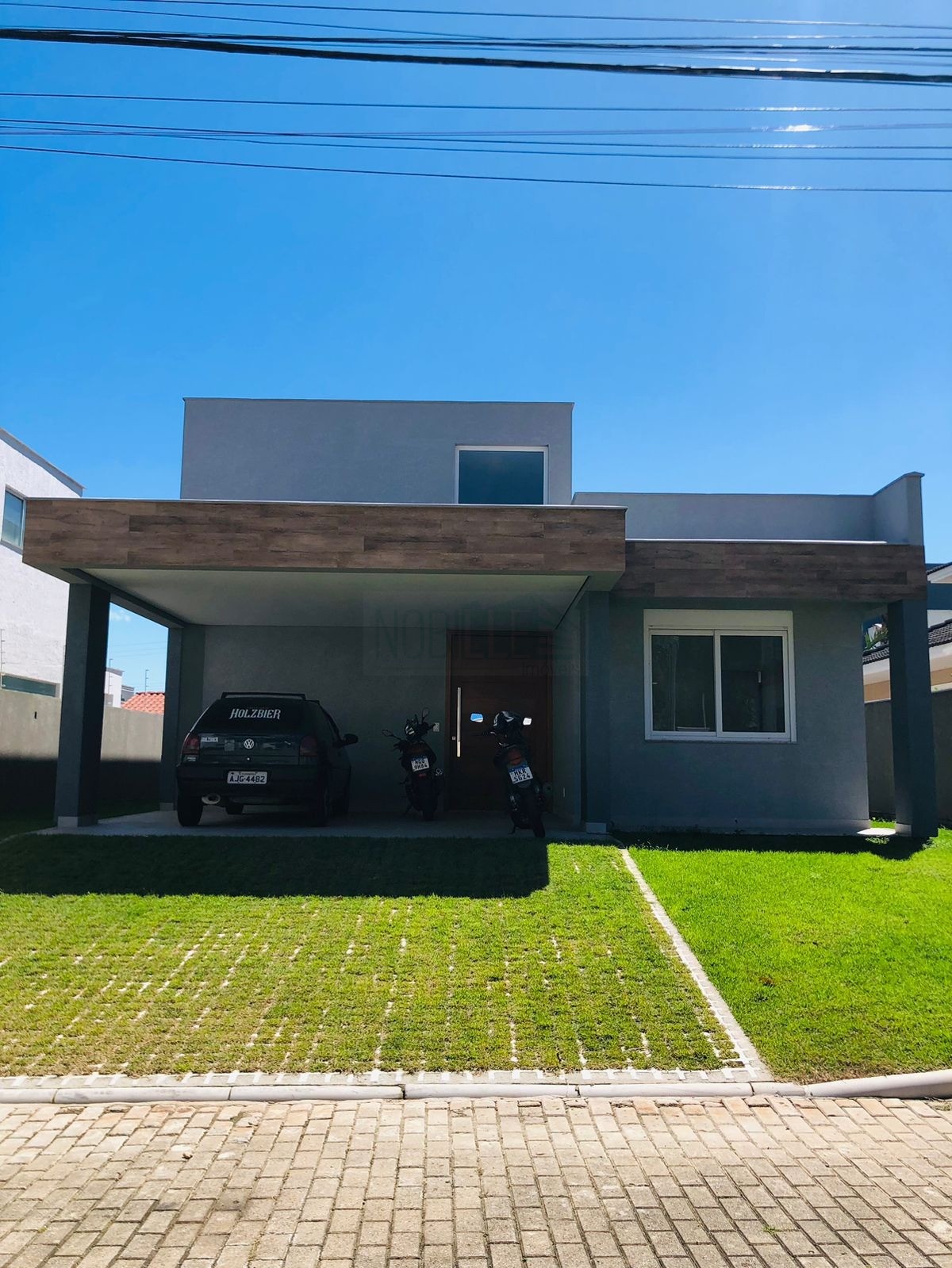 CASA 3 DORMITÓRIOS EM CONDOMÍNIO FECHADO