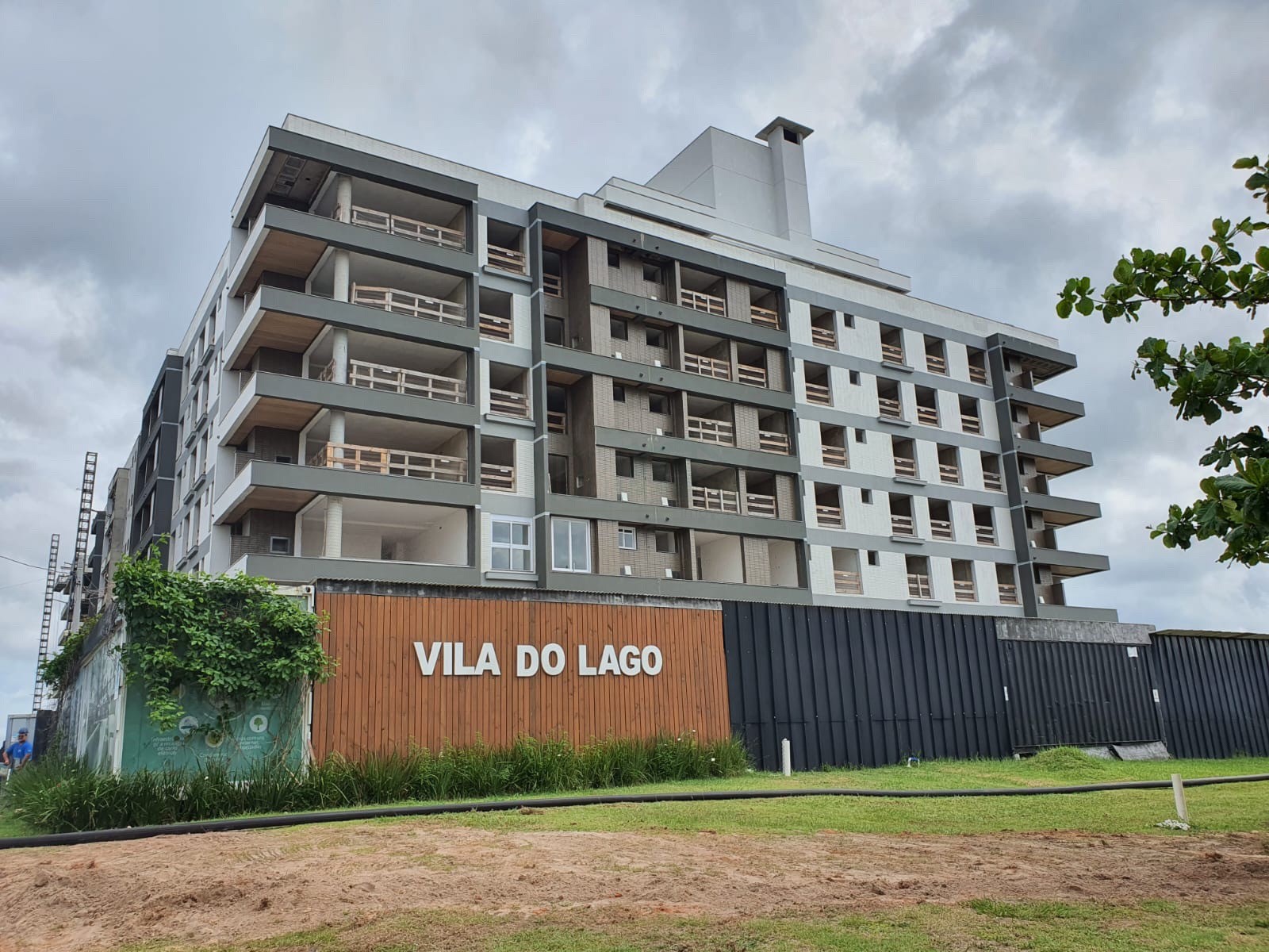 Apartamento com 01 dormitório em FASE FINAL DE CONSTRUÇÃO em Jurerê Internacional - Florianópolis/SC.