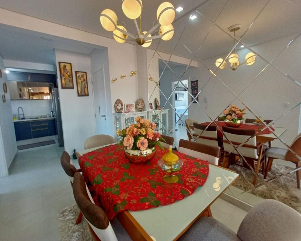 APARTAMENTO DECORADO 03 DORMITÓRIOS SENDO 01 SUÍTE NA PRAIA DOS INGLESES