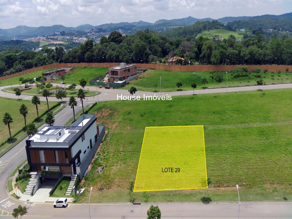Terreno à venda em condomínio de luxo em Alphaville Jundiaí-SP com 516,60 m² de área.