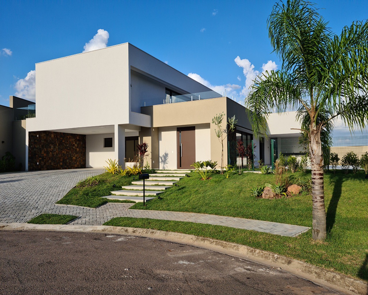 Luxuosa casa em condomínio à venda em Jundiaí-SP, bairro Medeiros, 5 quartos, 5 suítes, 4 salas, 7 banheiros, 6 vagas, 348m².