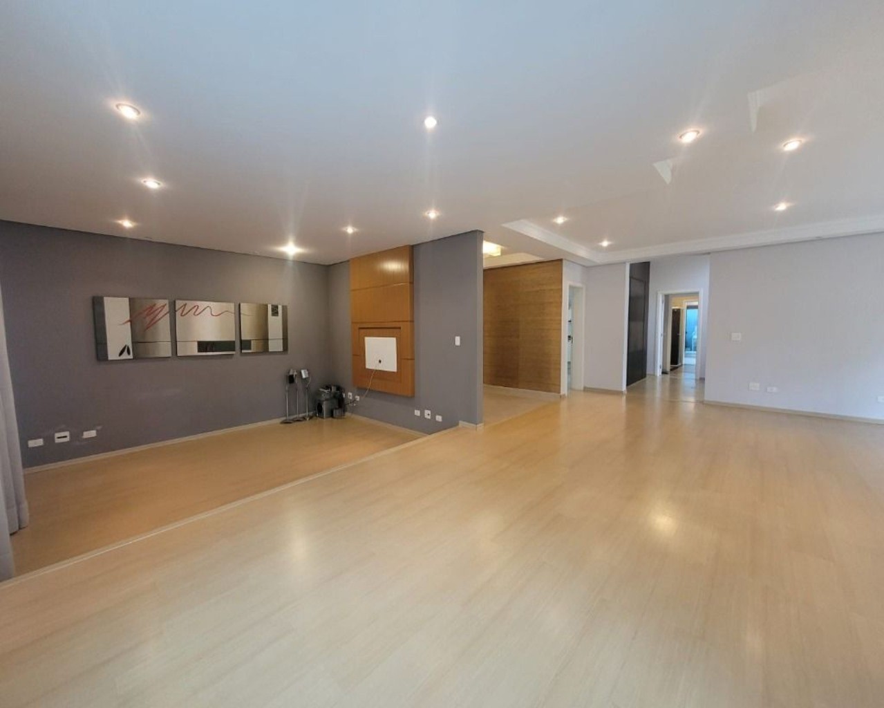 Locação ou Venda Casa de Luxo: 4 Suítes, Espaço Gourmet e Piscina Aquecida - Imperdível!