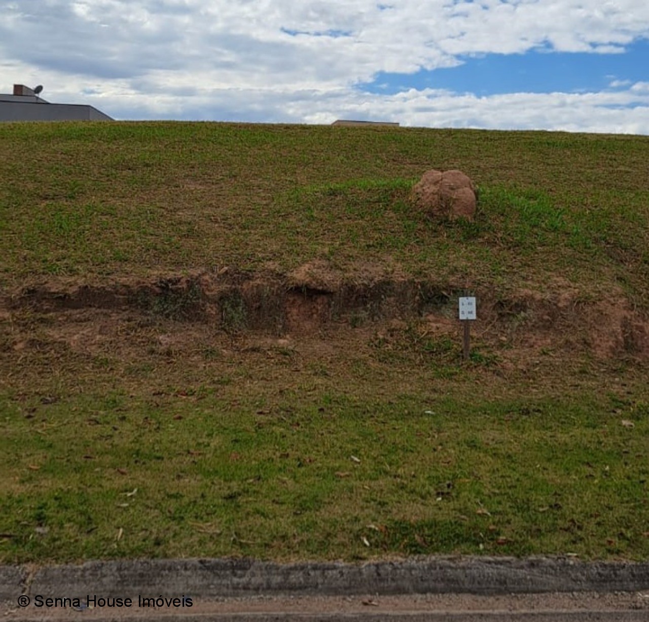 Terreno de 869m² em condomínio à venda em Medeiros, Jundiaí-SP: uma oportunidade imperdível!