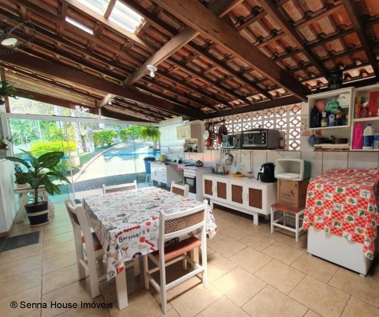 Chácara Paradisíaca: Refúgio de Serenidade e Beleza Natural