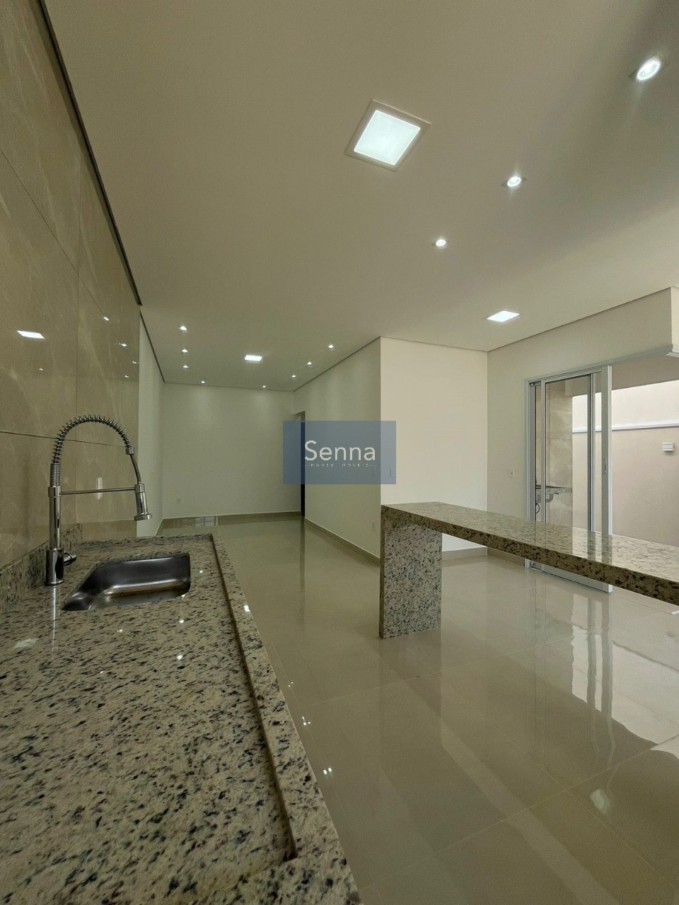 Imperdível casa à venda em Jundiaí-SP, Jardim Marambaia: 3 quartos, 2 suítes e 92m²! Destaque para imóvel novo!