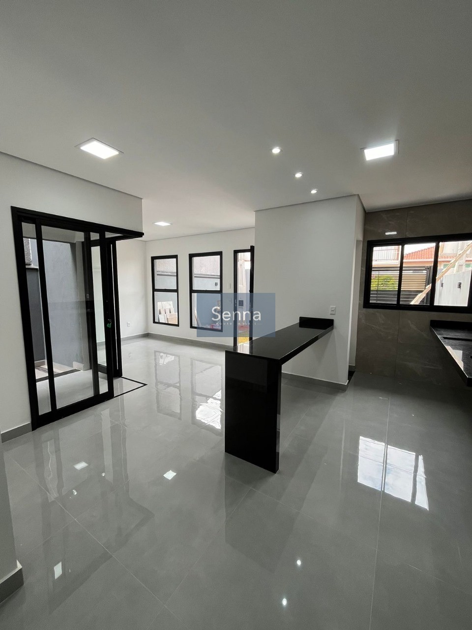 Imperdível! Casa à venda em Jundiaí-SP, Jardim Marambaia: 3 quartos, 2 suítes, 3 salas, 3 banheiros, 91,78 m² - Preço incrível!