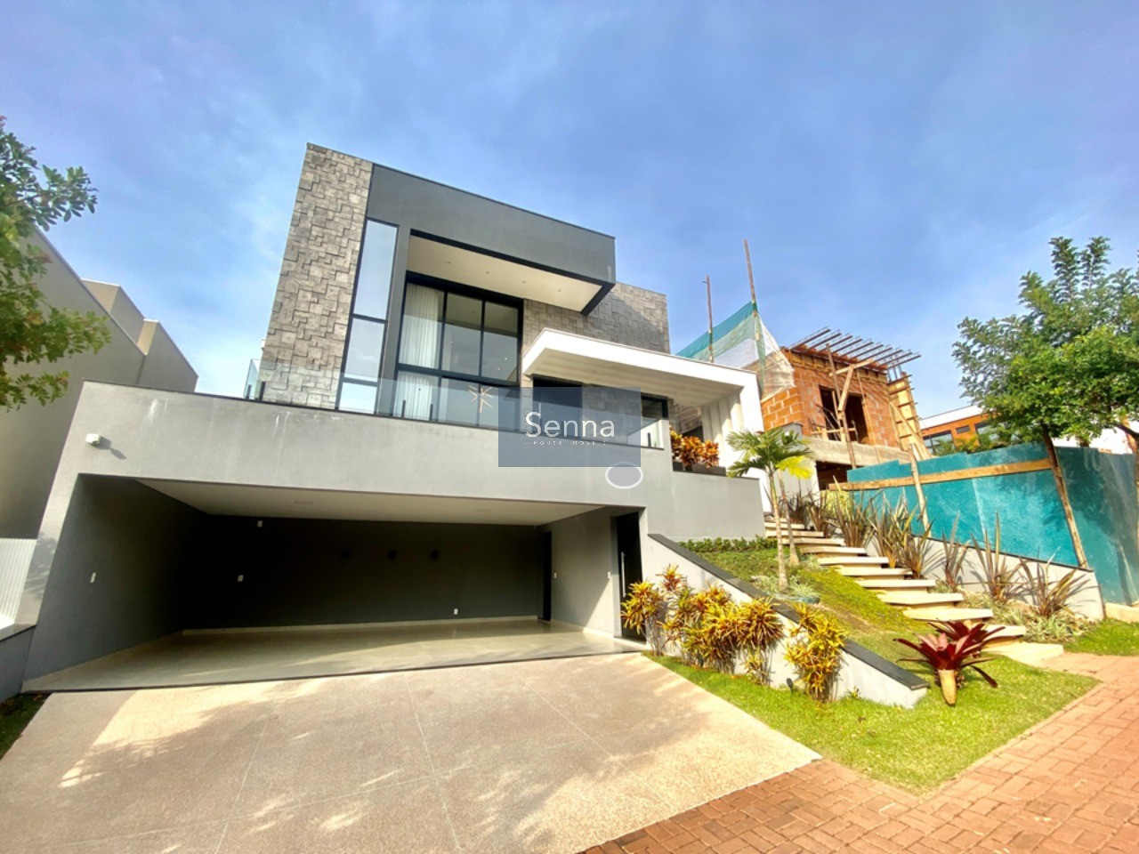 Espetacular casa à venda em Jundiaí-SP, no Jardim Novo Mundo: 3 quartos, 3 suítes, 2 salas, 5 banheiros, 5 vagas, 245m²!