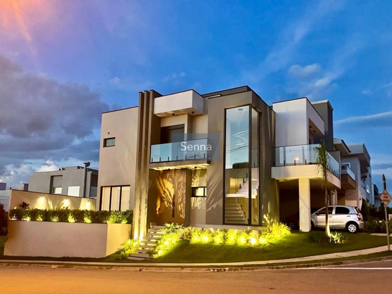 Casa à venda em Jundiaí-SP, bairro Recanto Quarto Centenário: 3 quartos, 3 suítes, 2 salas, 5 banheiros, 4 vagas, 296m².