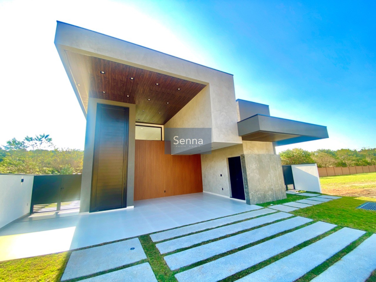 Imperdível! Casa em condomínio de luxo em Jundiaí-SP, 3 quartos, 3 suítes, 5 banheiros, 2 vagas, 240m². Aproveite!