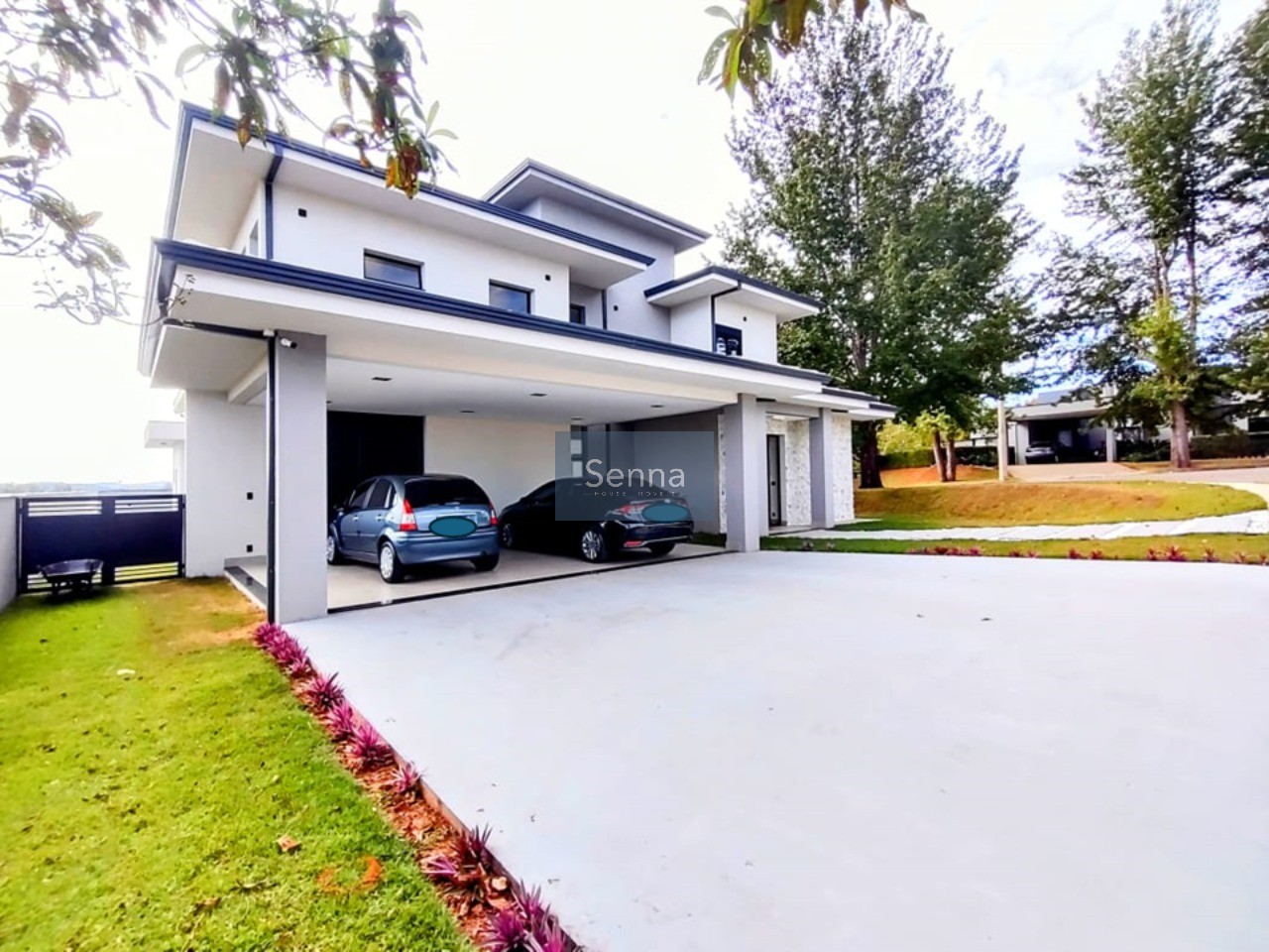 Casa de luxo à venda em Jundiaí-SP, no bairro Caxambu: 4 quartos, 4 suítes, 2 salas, 6 banheiros, 3 vagas de garagem, 454m².