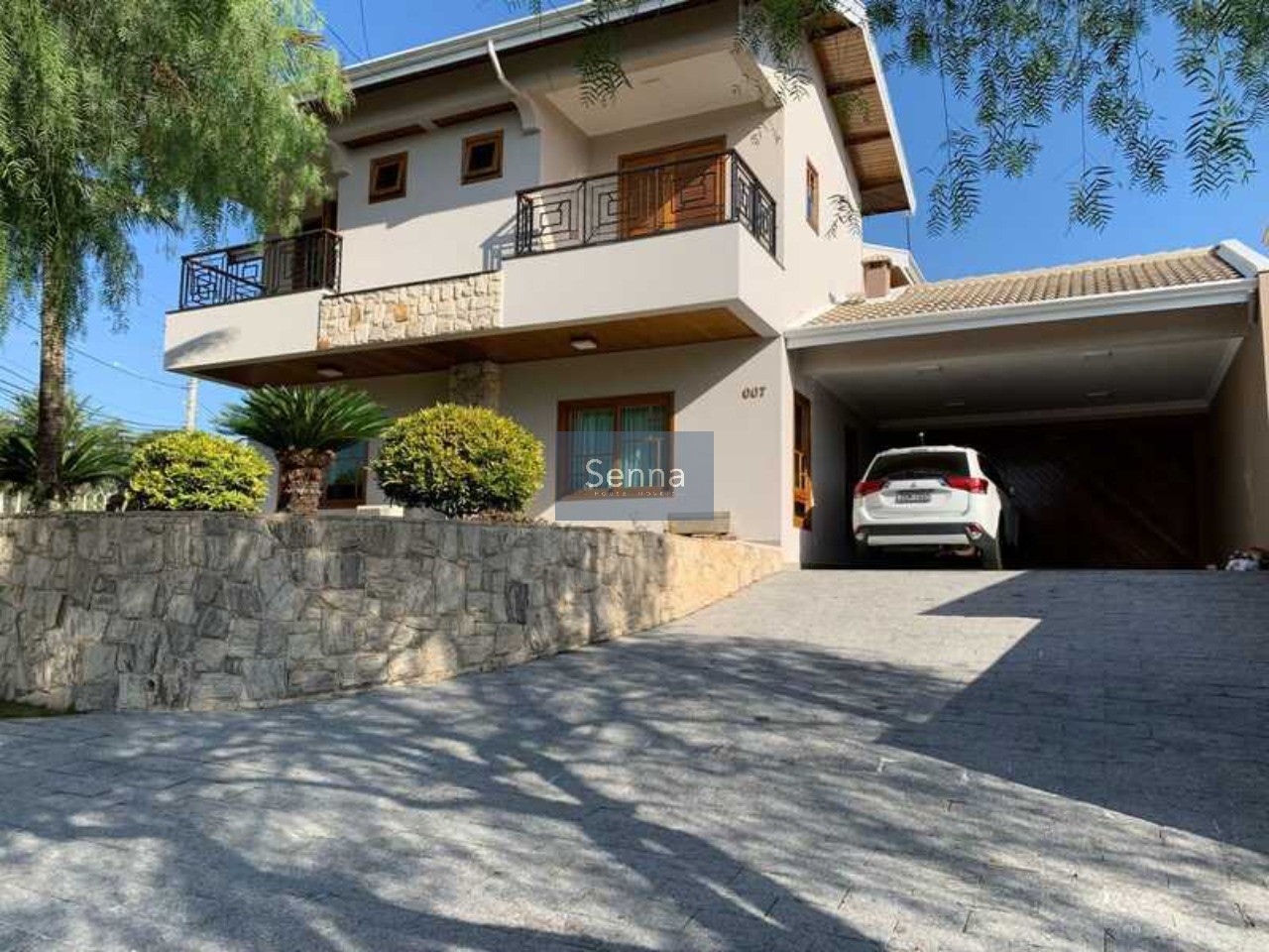 Casa de luxo em condomínio no Portal do Paraíso I, Jundiaí-SP: 3 quartos, 3 suítes, 3 salas, 4 banheiros, 8 vagas, 531 m². Vend/Alug.