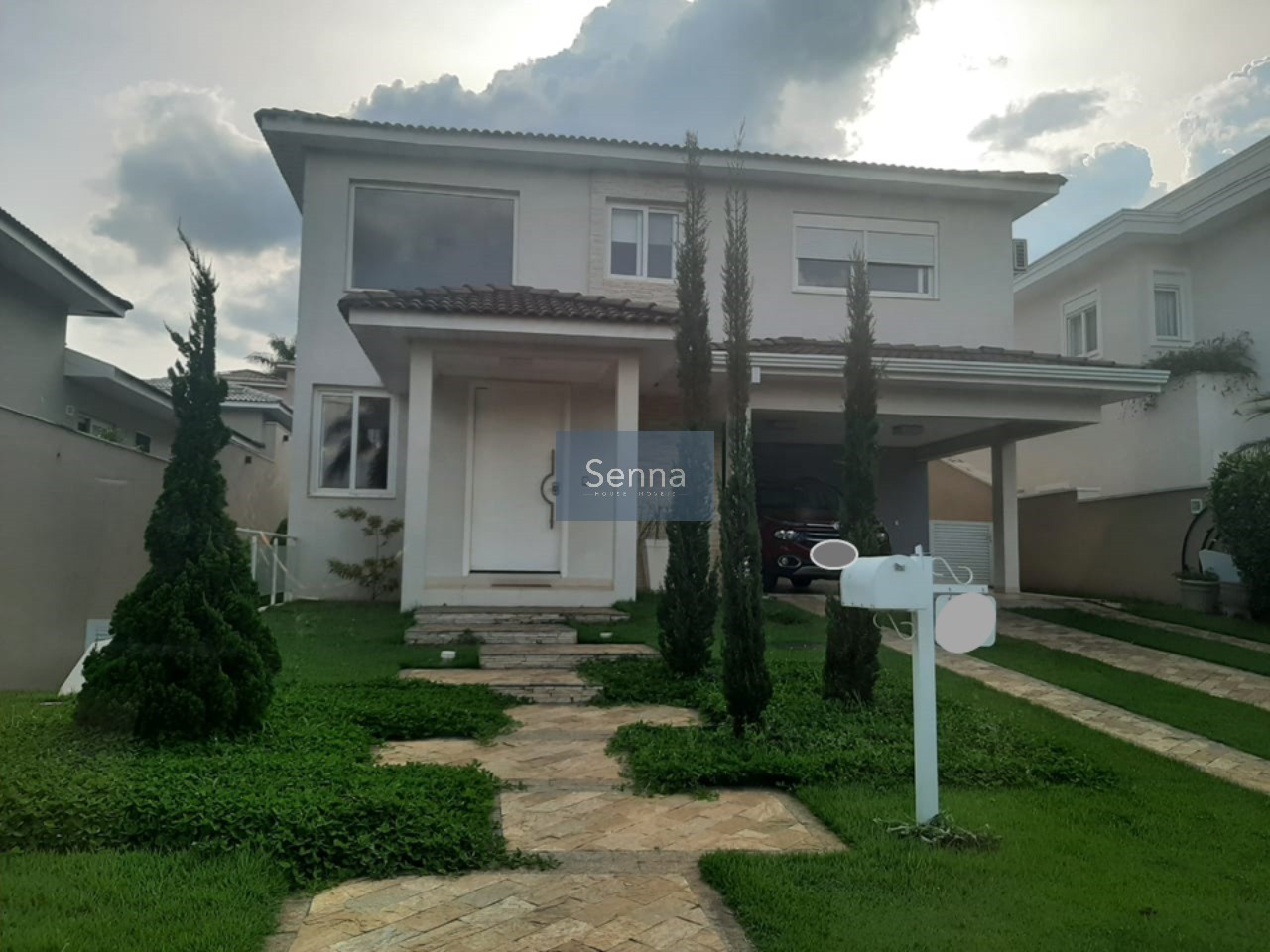 Casa de luxo em condomínio no bairro Medeiros, Jundiaí-SP: 4 quartos, 4 suítes, 3 salas, 5 banheiros, 7 vagas, 400,00 m².
