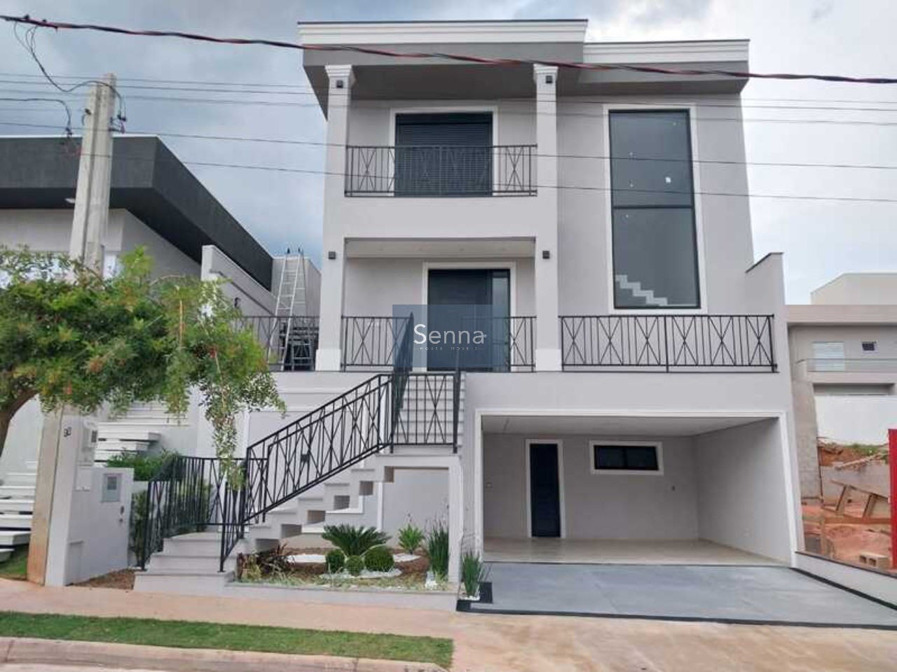 Imperdível! Casa à venda em Jundiaí-SP, Loteamento Reserva Ermida, 3 quartos, 1 suíte, 2 salas, 4 banheiros, 2 vagas, 200m².