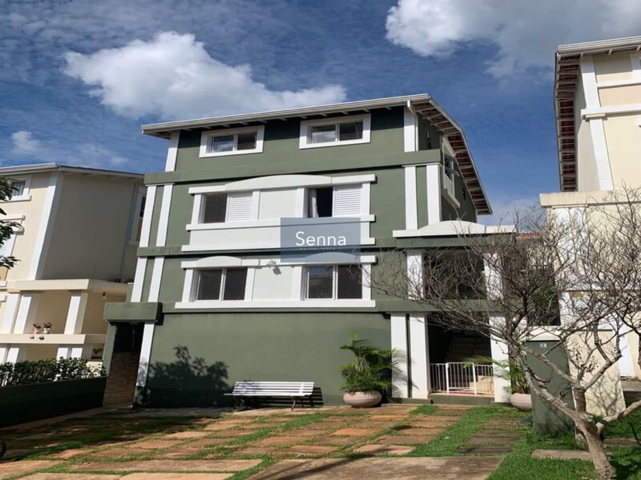 Casa de Luxo em Condomínio no Jardim Colonial - 5 quartos, 5 banheiros, 3 vagas de garagem, 260m² - Venda em Jundiaí-SP