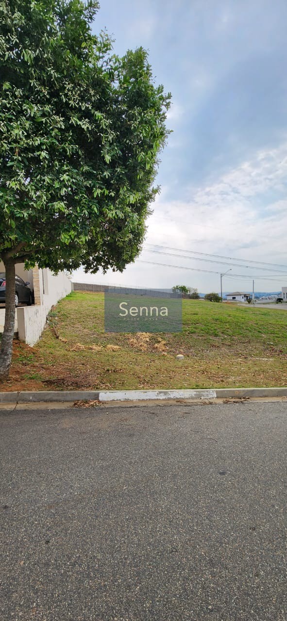 Oportunidade Exclusiva: Lote de 3000m² em Condomínio Fechado Próximo a São Paulo