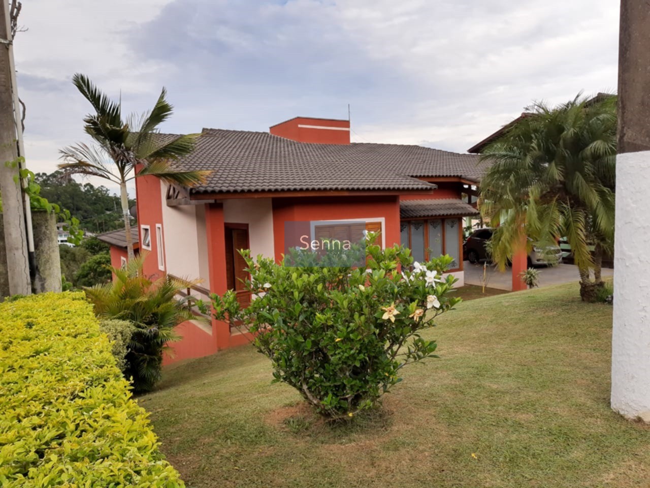 Linda Casa à Venda em Jundiaí-SP, Bairro Capital Ville! 3 Quartos, 1 Suíte, 2 Salas, 2 Banheiros, 4 Vagas, 257m²!