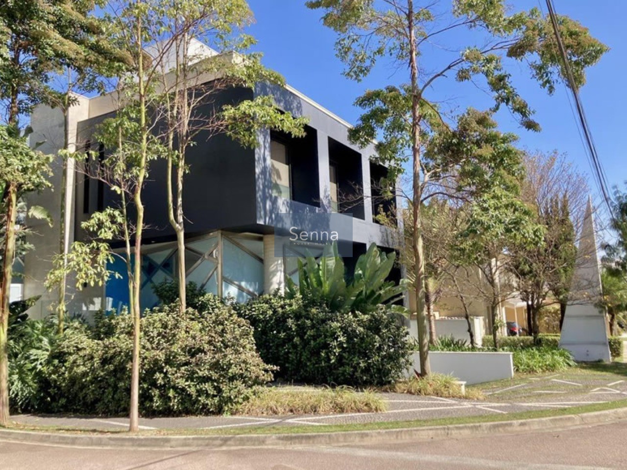 Casa de luxo em condomínio na Vila Virgínia, Jundiaí-SP: 4 quartos, 4 suítes, 3 salas, 7 banheiros, 5 vagas, 600 m²