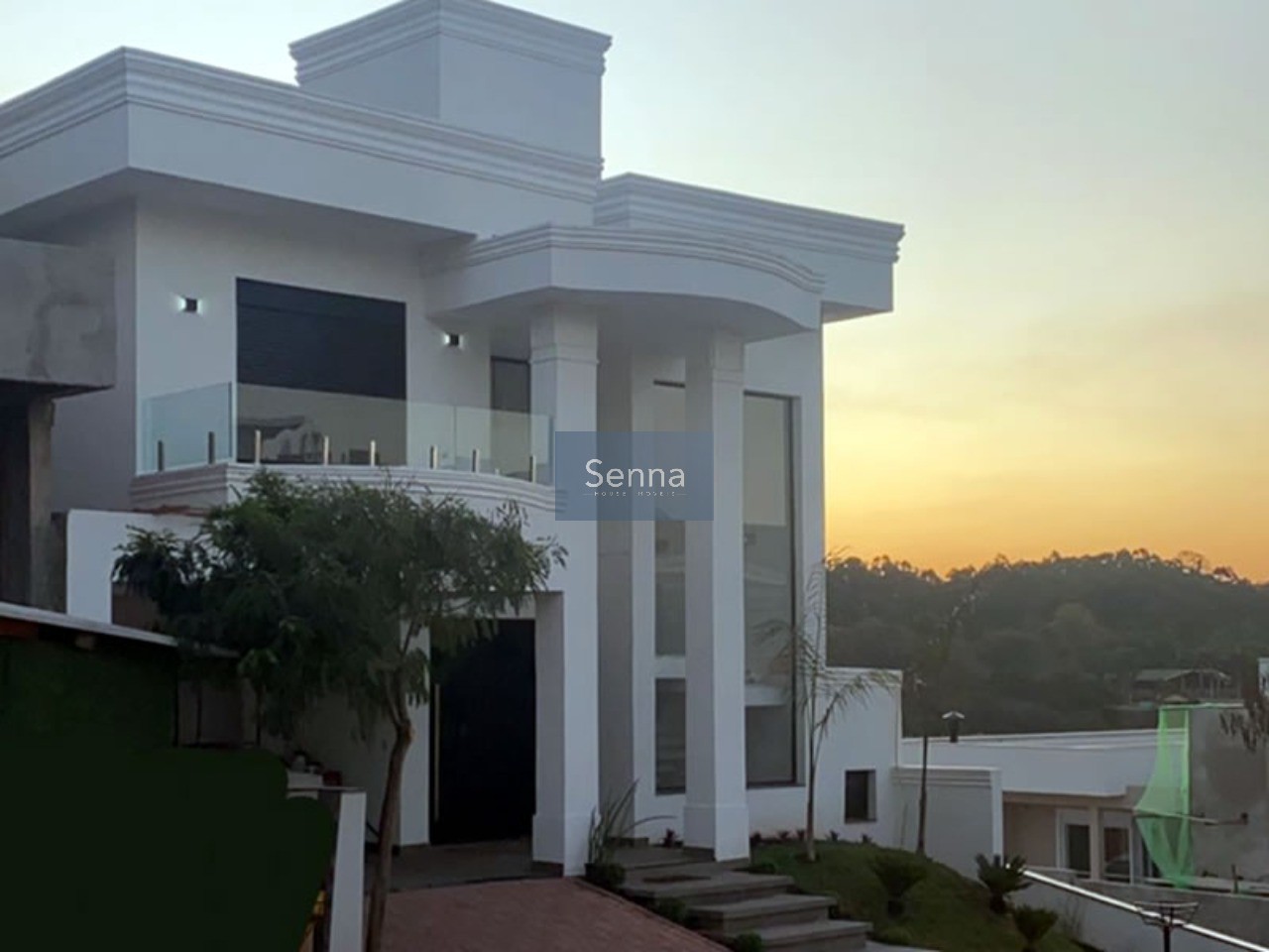 Excelente Casa de 3 Quartos com 3 Suítes e 315m² no Jardim Novo Mundo, Jundiaí-SP: Venda ou Locação!