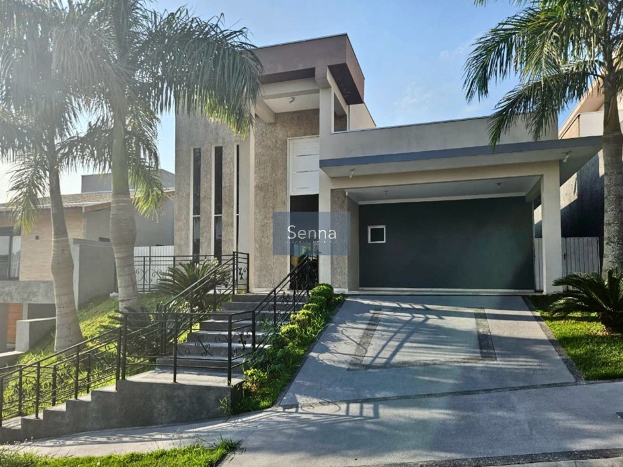 Imperdível! Casa com 3 quartos, 3 suítes, 3 salas, 5 banheiros e 4 vagas em Jundiaí-SP, Loteamento Vale Azul I.