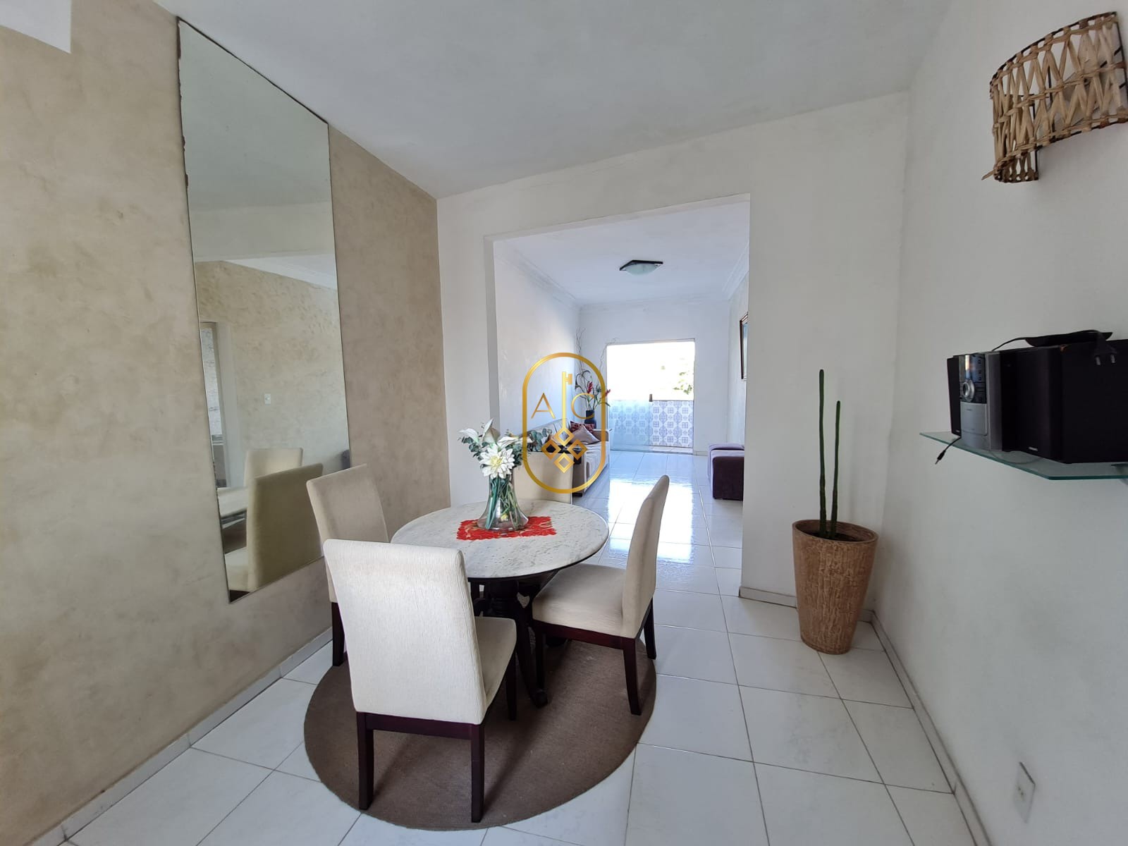 Apartamento para venda no Rio Vermelho, 3 quartos, dependências completas