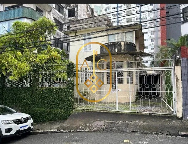 Casarão para venda na Graça, 2 pavimentos, salas e salões, 5 vagas