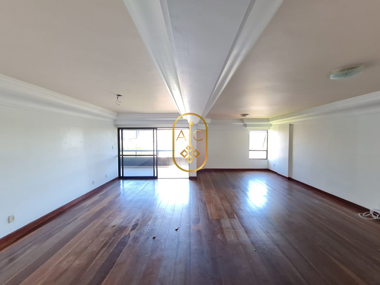 Apartamento alto padrão, 4 suítes, 3 vagas, infraestrutura de lazer e segurança, Rio Vermelho