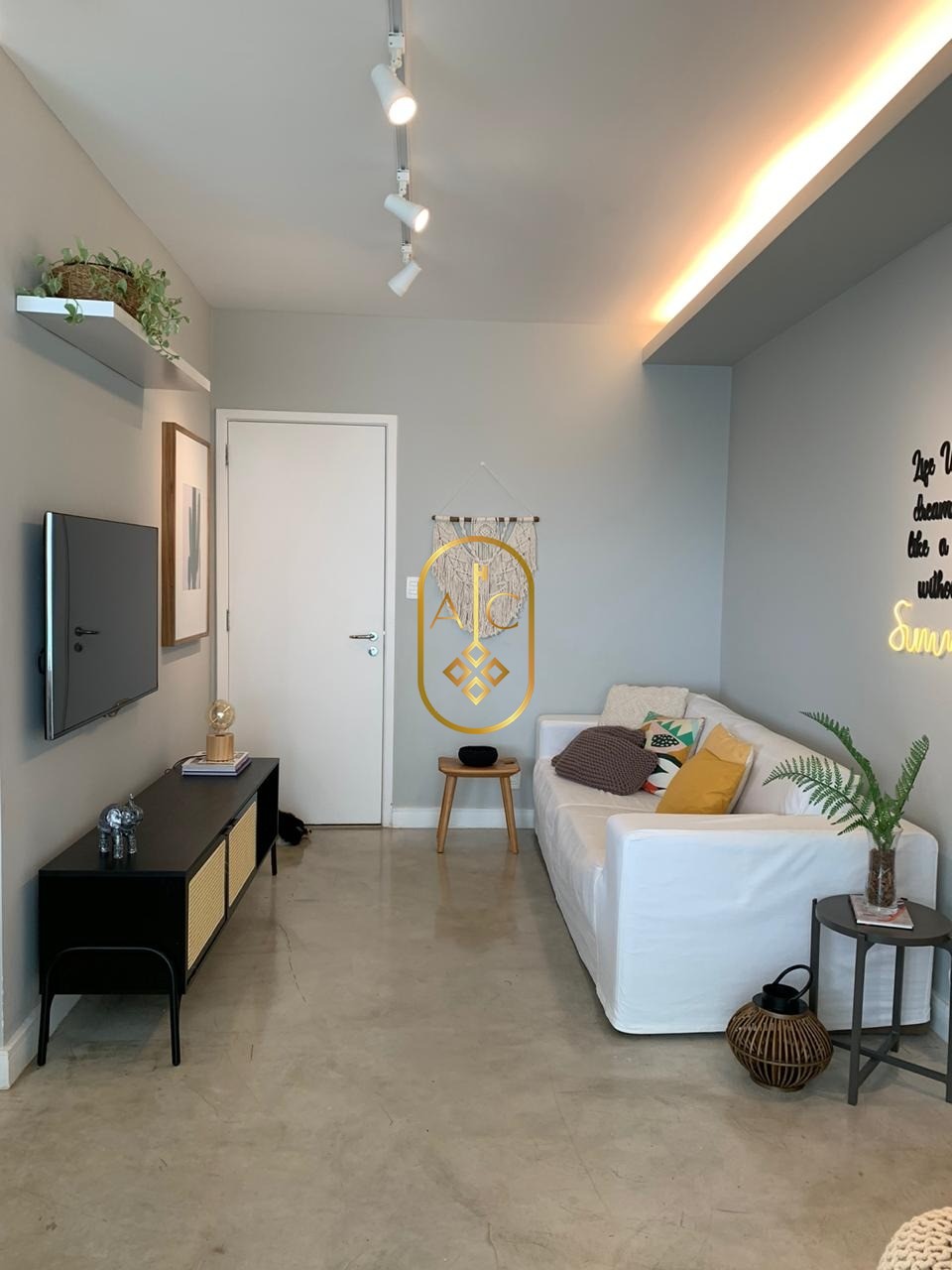 Apartamento finamente decorado, 1 quarto com closet, Infraestrutura completa, Rio Vermelho