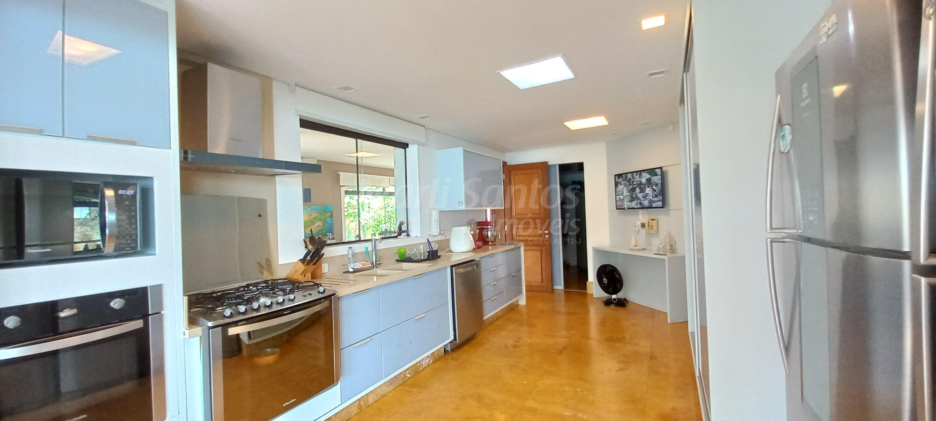 Belissima mansão luxuosa em ilhabela altíssimo padrão com vista panorãmica para o mar 180 graus.
