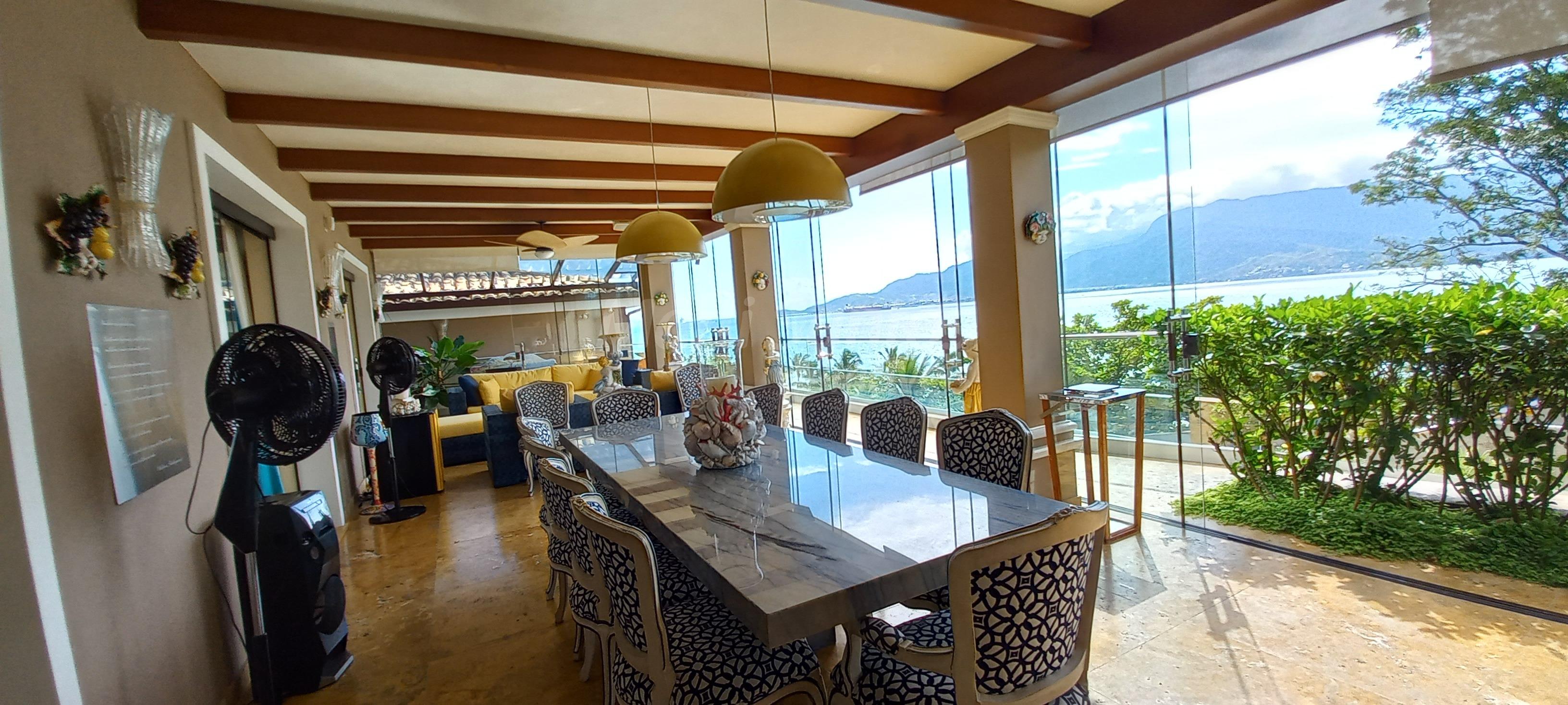 Belissima mansão luxuosa em ilhabela altíssimo padrão com vista panorãmica para o mar 180 graus.