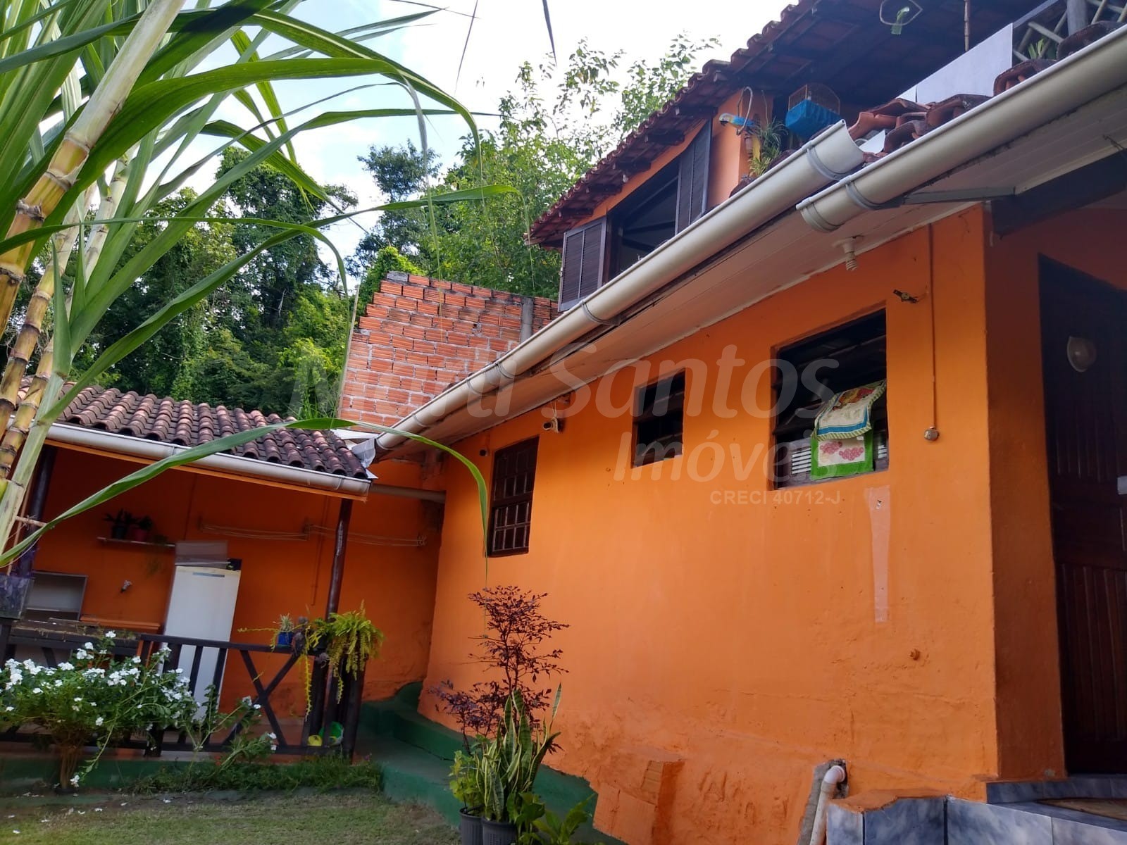Casa (sobrado) à venda com 2 chalés na barra velha em ilhabe