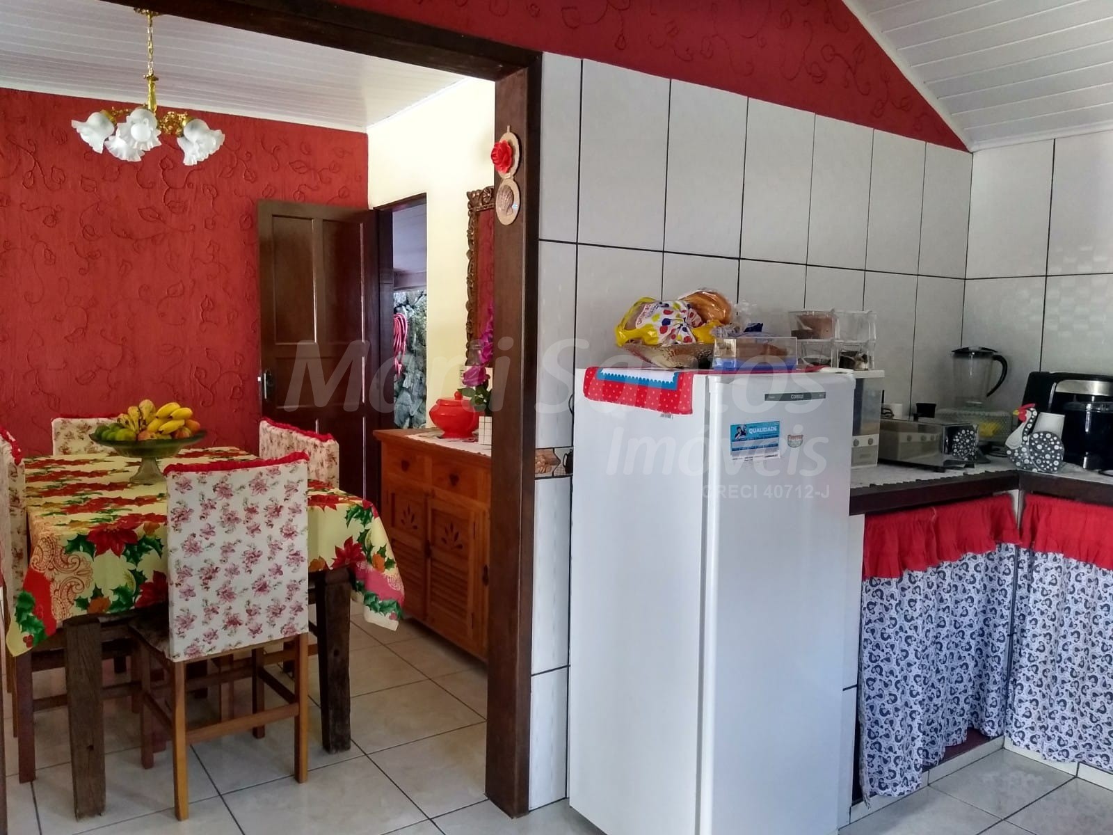 Casa (sobrado) à venda com 2 chalés na barra velha em ilhabela-sp.