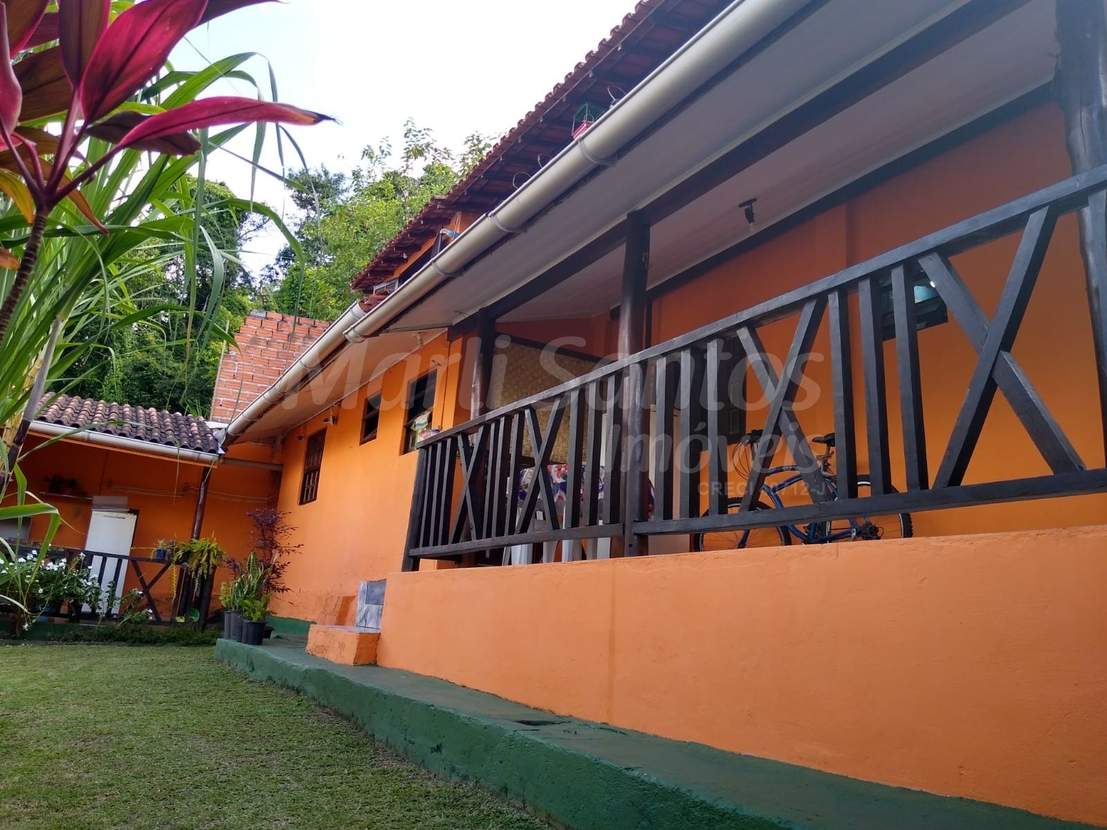 Casa (sobrado) à venda com 2 chalés na barra velha em ilhabe