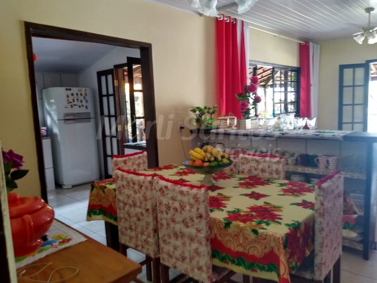 Casa (sobrado) à venda com 2 chalés na barra velha em ilhabela-sp.
