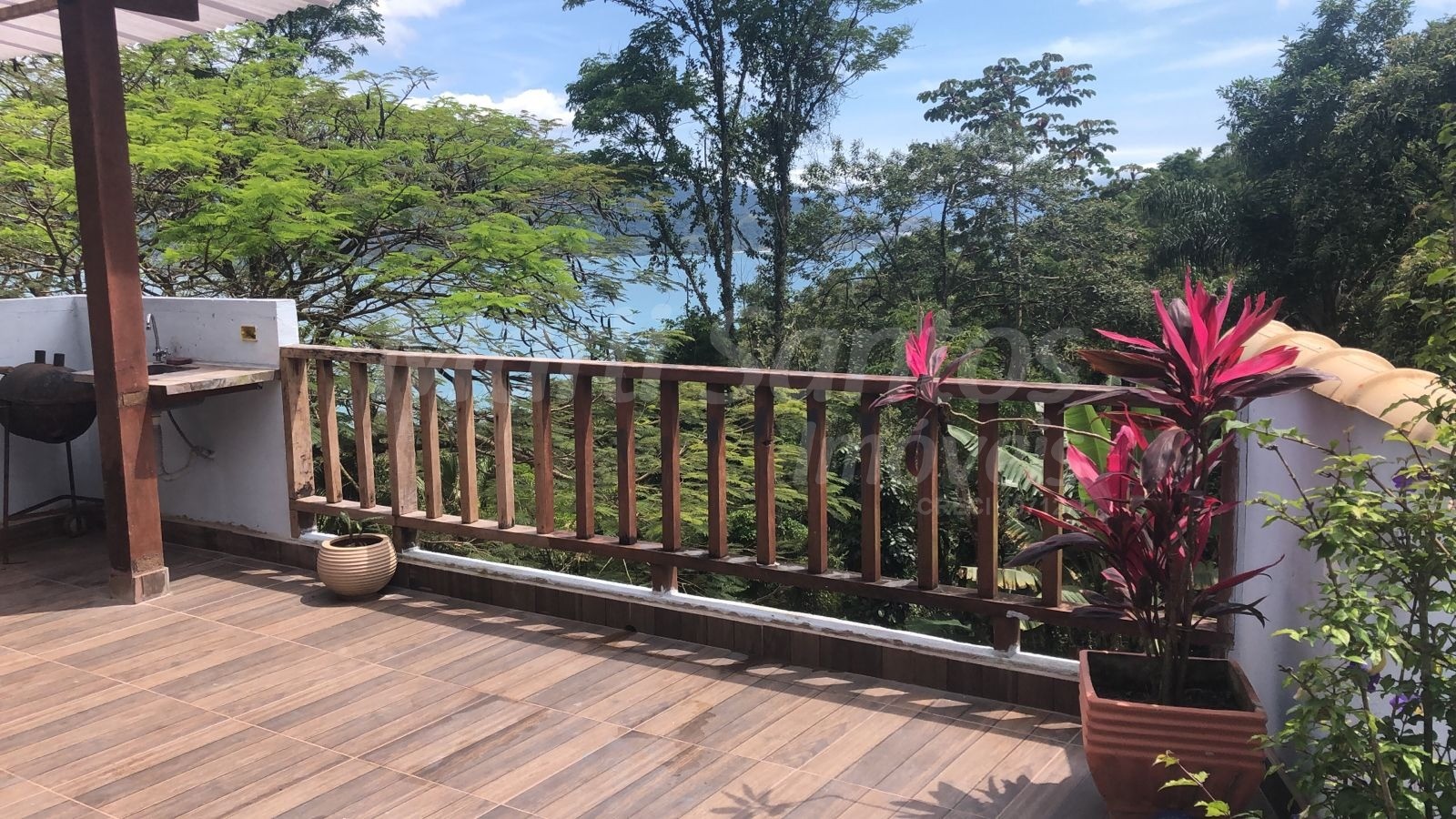 PROPRIEDADE À VENDA COM VISTA PARA O MAR, EXCELENTE INVESTIMENTO EM LOCALIZAÇÃO PRIVILEGIADA NA PRAIA GRANDE EM ILHABELA -SP.