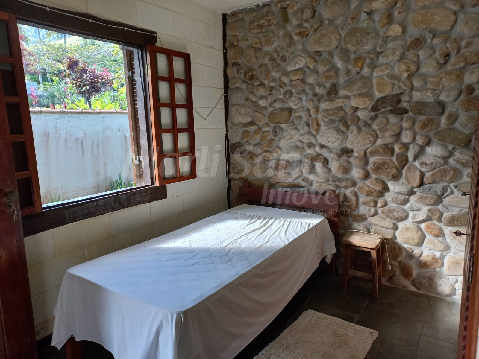 Casa à venda com escritura definitiva com opção de financiamento no bairro do engenho dágua em ilhabela-sp