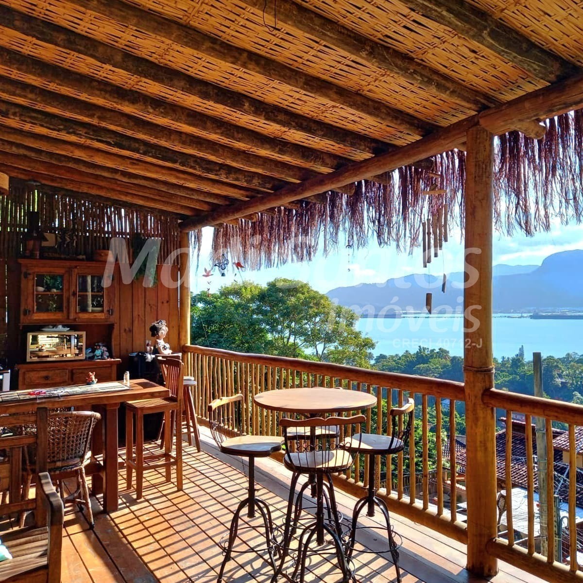 Excelente oportunidade para locação, imóvel com linda vista para o mar no perequê em ilhabela