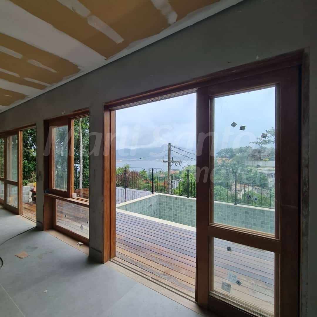 Lindo sobrado com vista para o mar e piscina no perequê em i