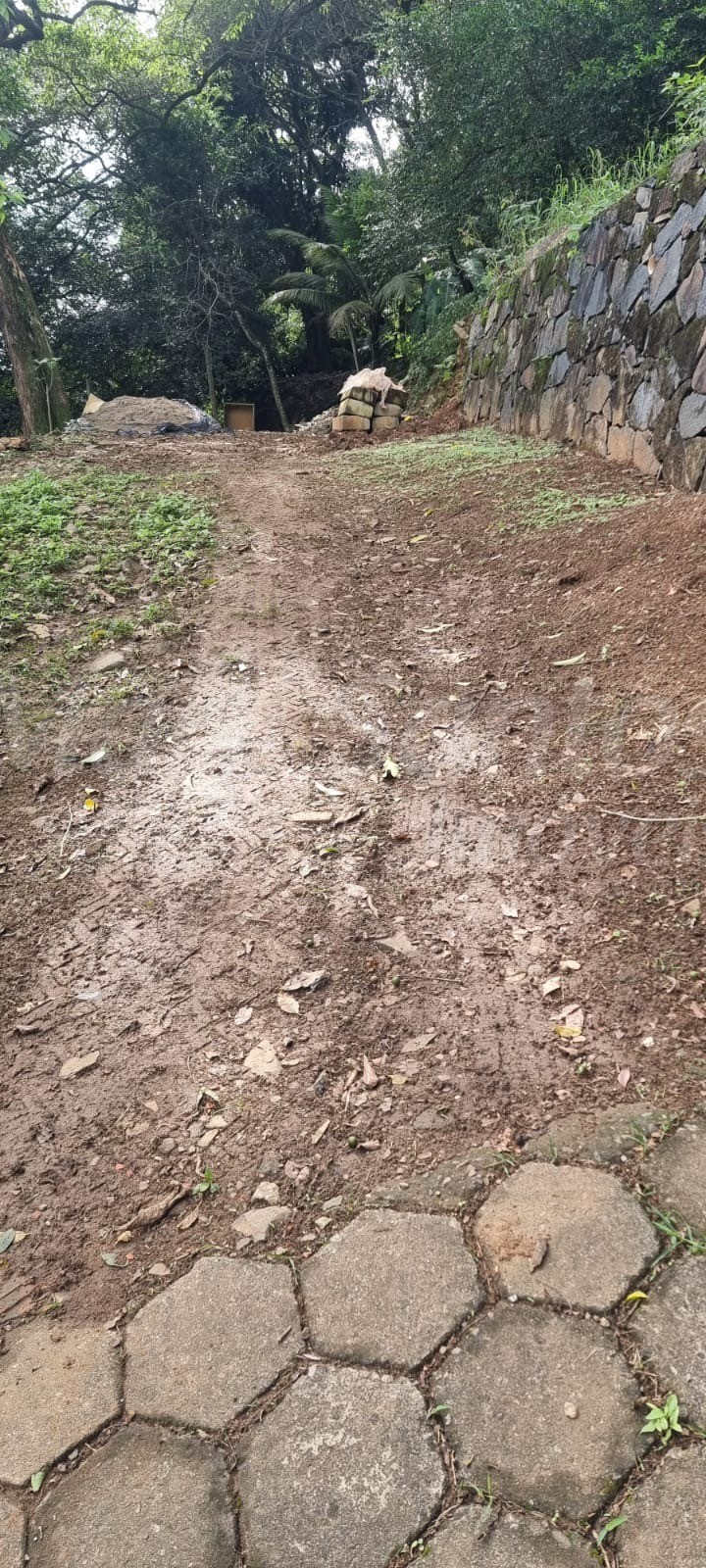 Oportunidade de terreno à venda na praia grande em ilhabela-sp.