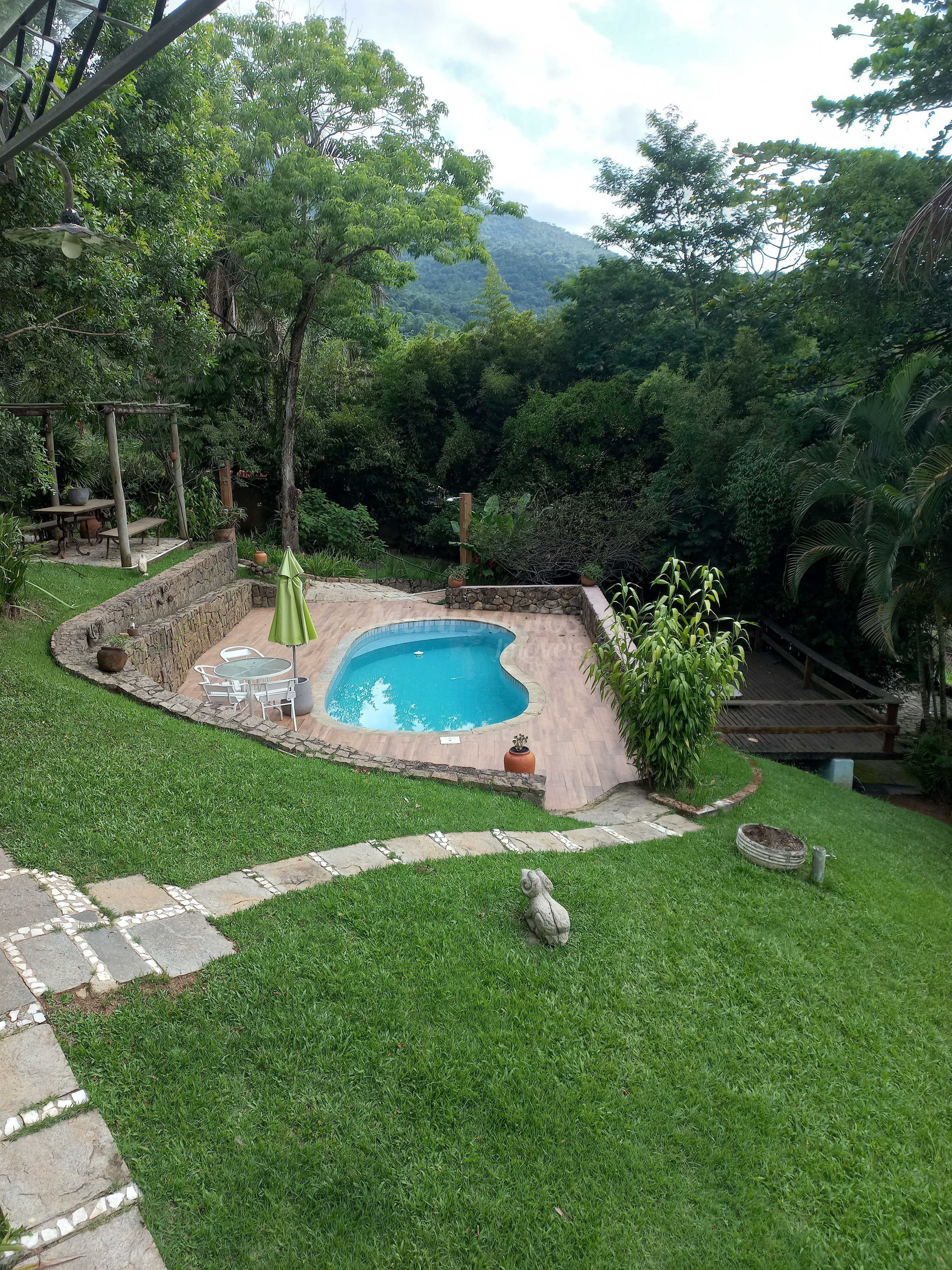 EXELENTE OPORTUNIDADE PARA INVESTIMENTO! CASA À VENDA COM PISCINA, CASA PARA HÓSPEDES + TERRENO EM ILHABELA -SP