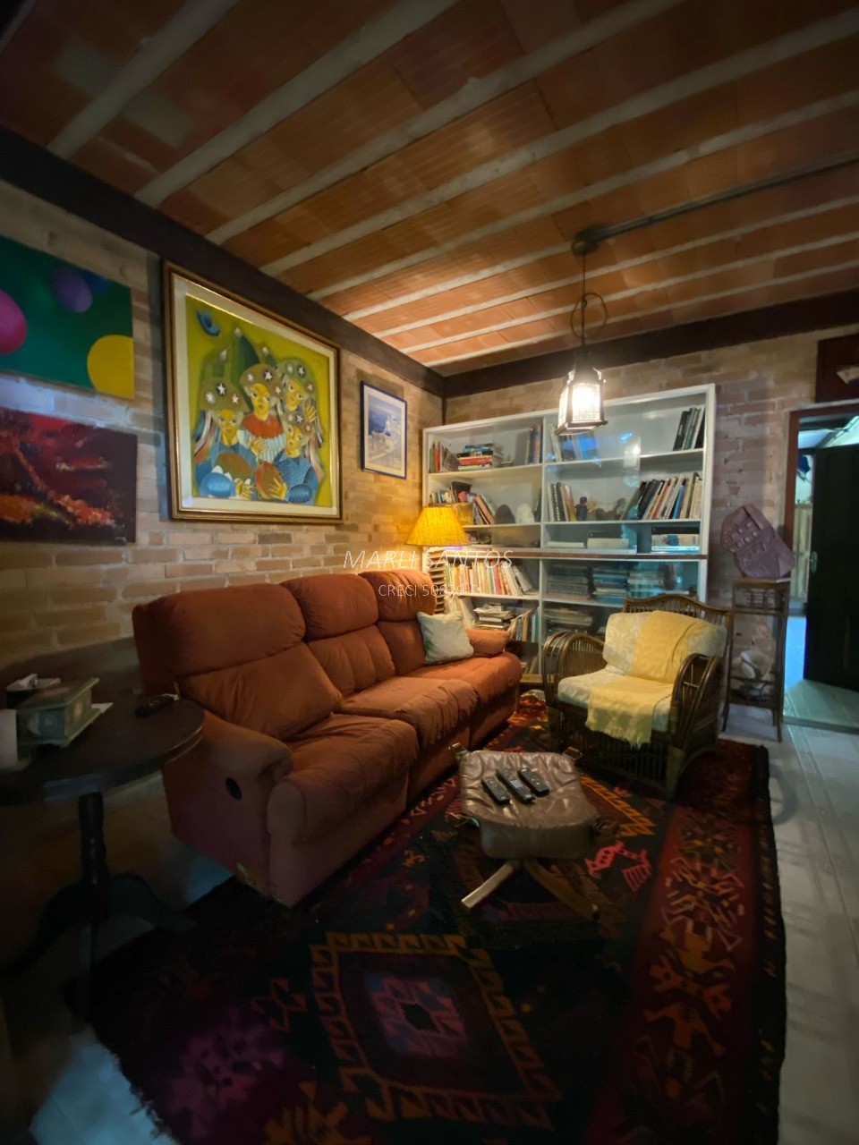 Casa aconchegante à venda, local tranquilo dentro da mata, c