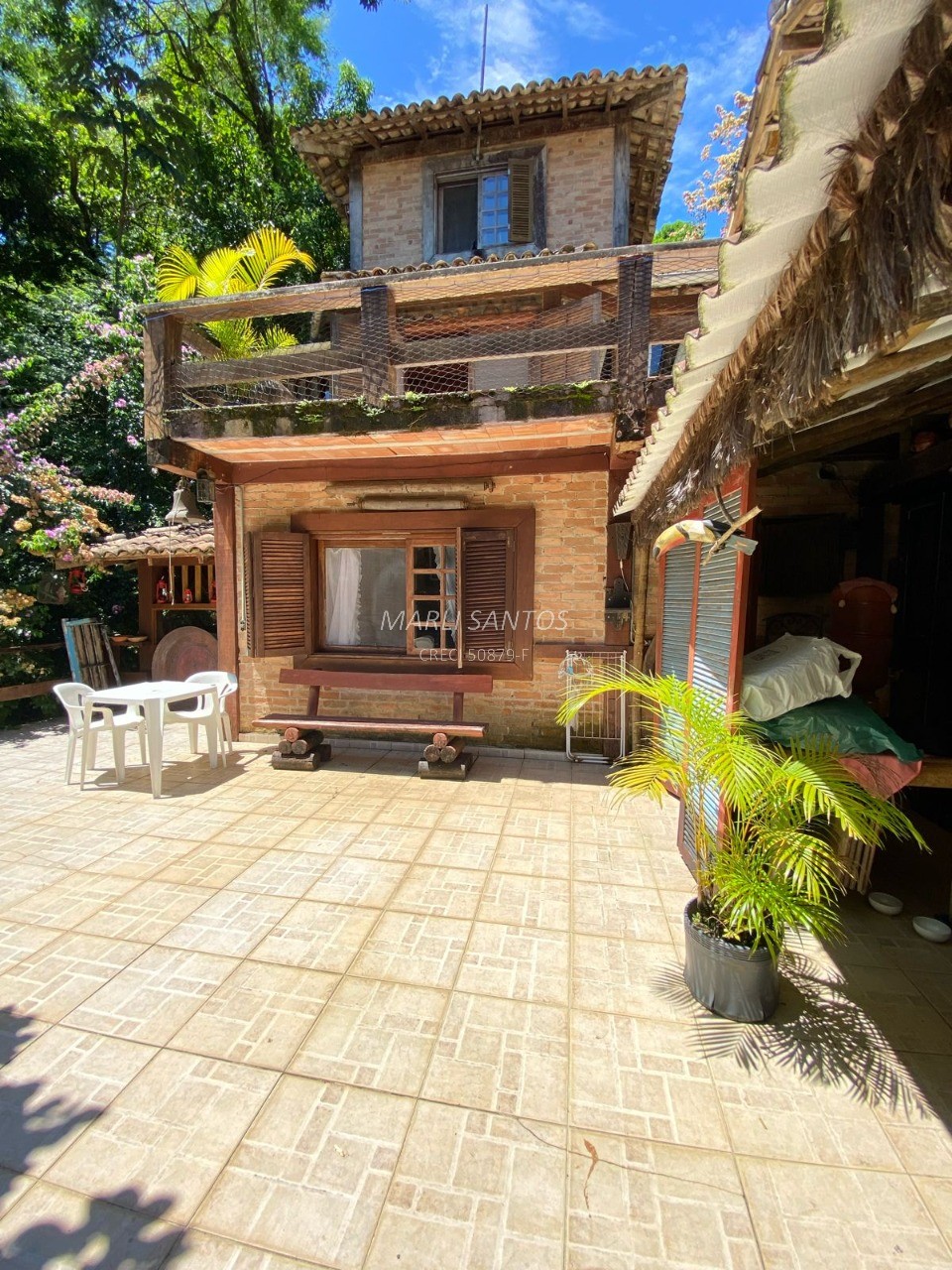 Casa aconchegante à venda, local tranquilo dentro da mata, c