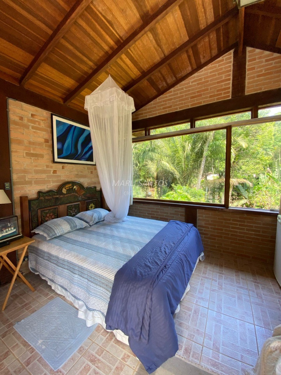 Casa aconchegante à venda, local tranquilo dentro da mata, c
