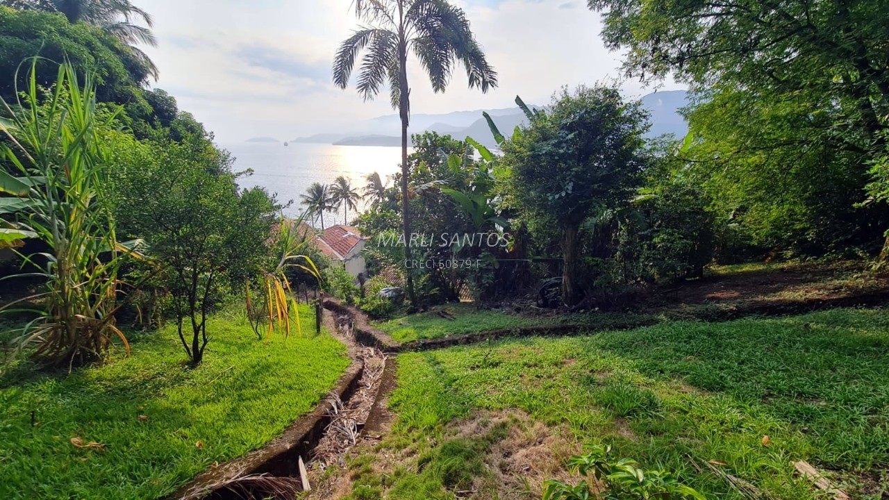CASA À VENDA -  COM VISTA-PIUVA
