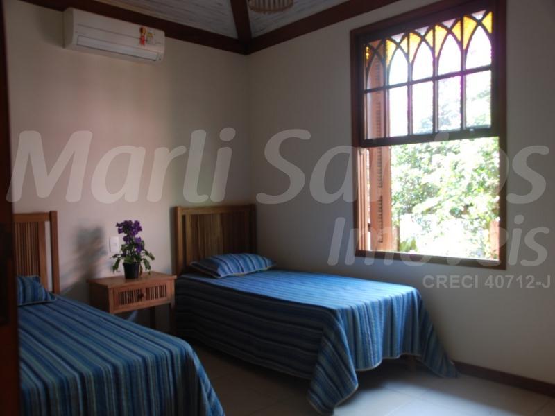 Casa/sobrado à venda, condomínio; 4 dormitórios com ar (send