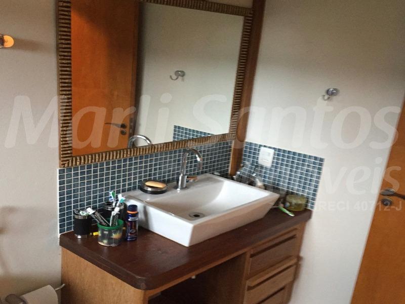 CASA/SOBRADO À VENDA, CONDOMÍNIO; 4 dormitórios com ar (sendo 1 suíte com closet),