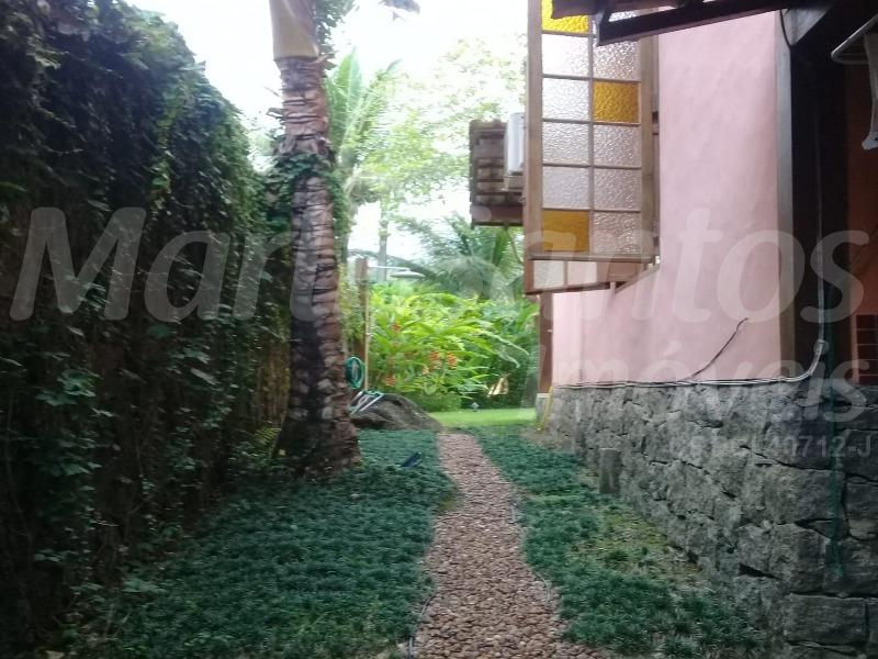 CASA/SOBRADO À VENDA, CONDOMÍNIO; 4 dormitórios com ar (sendo 1 suíte com closet),