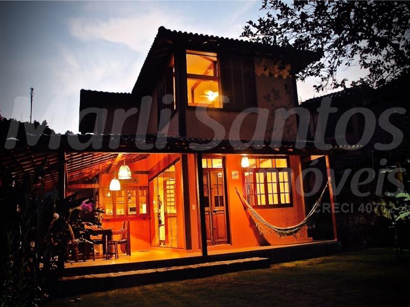 CASA/SOBRADO À VENDA, CONDOMÍNIO; 4 dormitórios com ar (sendo 1 suíte com closet),